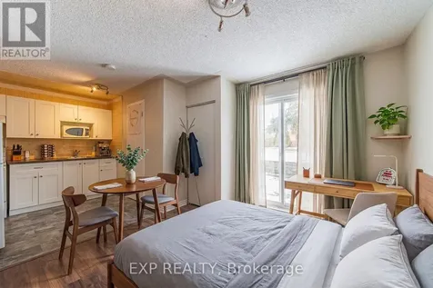 10 Castlegreen Private Ottawa ON K1T 3N2
