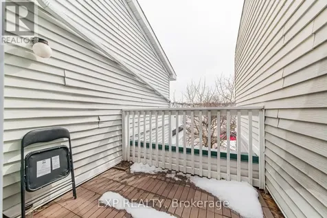 10 Castlegreen Private Ottawa ON K1T 3N2