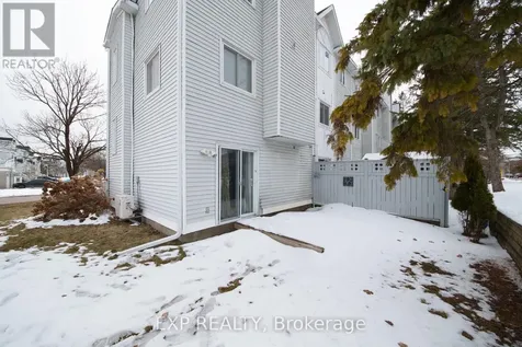 10 Castlegreen Private Ottawa ON K1T 3N2