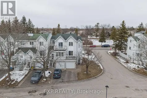 10 Castlegreen Private Ottawa ON K1T 3N2