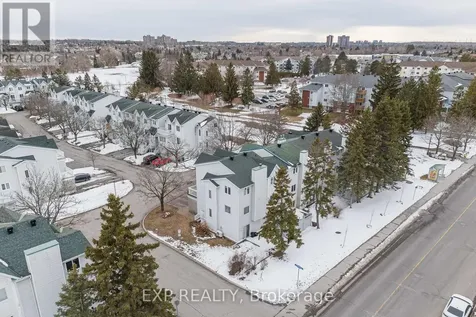 10 Castlegreen Private Ottawa ON K1T 3N2