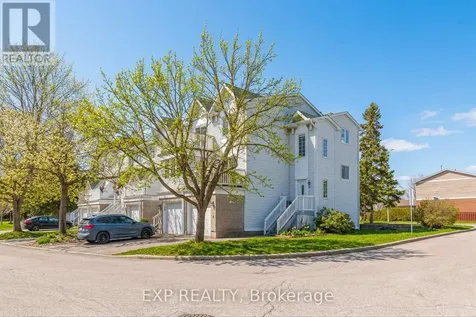 10 Castlegreen Private Ottawa ON K1T 3N2