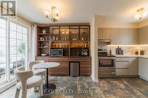 10 Castlegreen Private Ottawa ON K1T 3N2