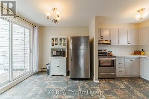 10 Castlegreen Private Ottawa ON K1T 3N2