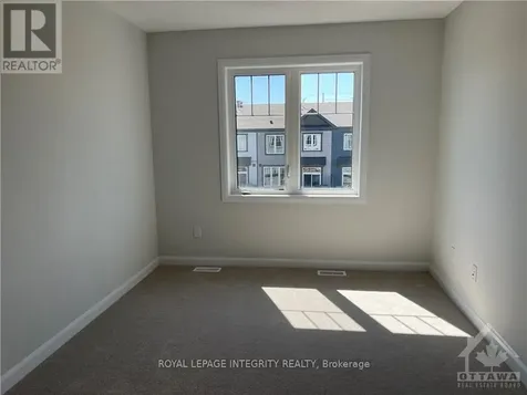904 Lixnaw Court Ottawa ON K2J 6Y3