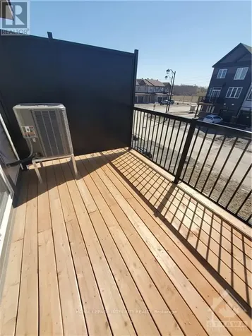 904 Lixnaw Court Ottawa ON K2J 6Y3