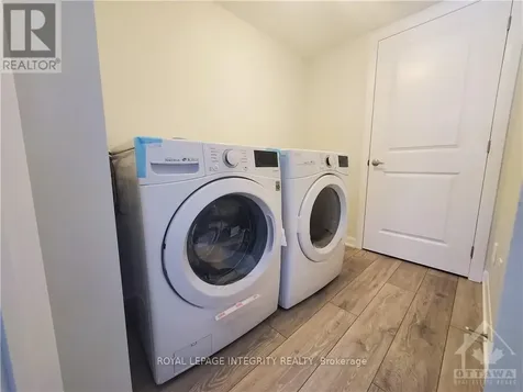 904 Lixnaw Court Ottawa ON K2J 6Y3