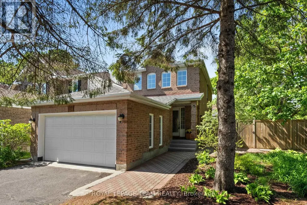 2 Ipswich Terrace Ottawa ON K2K 2R5