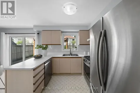 2 Ipswich Terrace Ottawa ON K2K 2R5