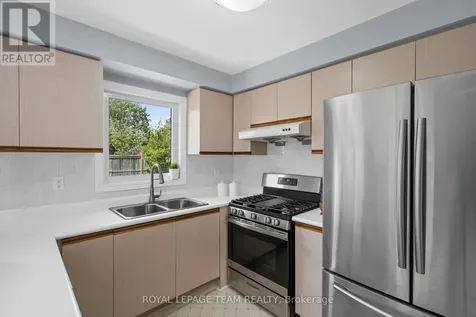 2 Ipswich Terrace Ottawa ON K2K 2R5