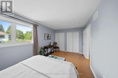 2 Ipswich Terrace Ottawa ON K2K 2R5