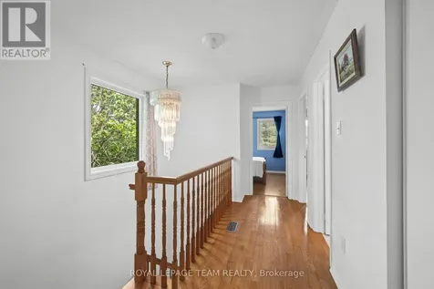 2 Ipswich Terrace Ottawa ON K2K 2R5