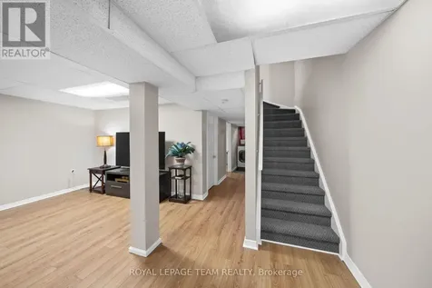2 Ipswich Terrace Ottawa ON K2K 2R5