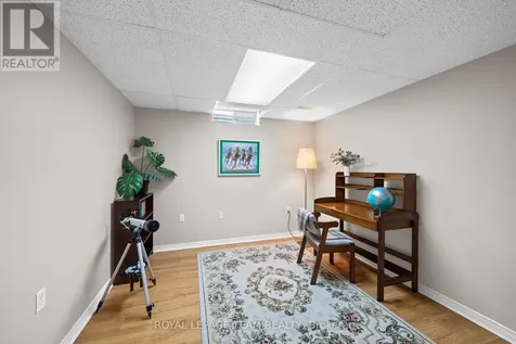 2 Ipswich Terrace Ottawa ON K2K 2R5