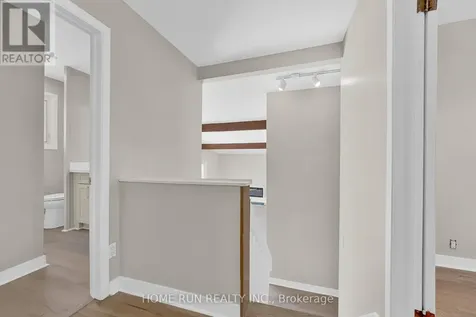 1259 Meadowlands Drive East Ottawa ON K2E 6K4