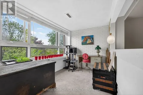 1356 Meadowlands Drive East Ottawa ON K2E 6K6