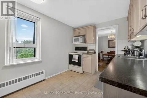 1356 Meadowlands Drive East Ottawa ON K2E 6K6