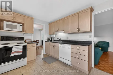 1356 Meadowlands Drive East Ottawa ON K2E 6K6