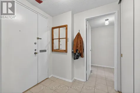 1356 Meadowlands Drive East Ottawa ON K2E 6K6