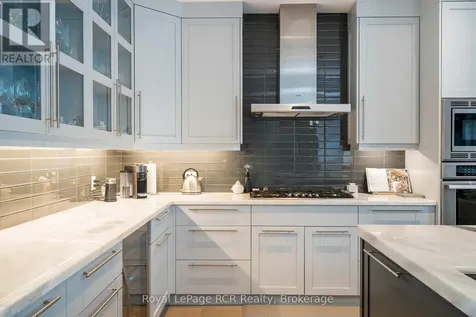 16 Wheelhouse Crescent Collingwood ON L9Y 0J9