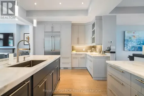 16 Wheelhouse Crescent Collingwood ON L9Y 0J9
