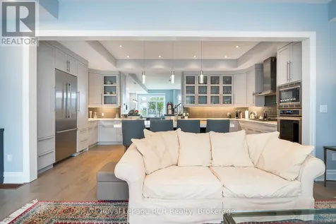 16 Wheelhouse Crescent Collingwood ON L9Y 0J9