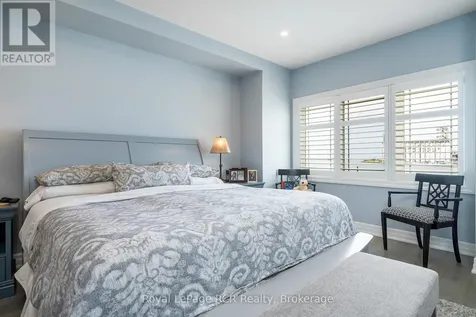 16 Wheelhouse Crescent Collingwood ON L9Y 0J9