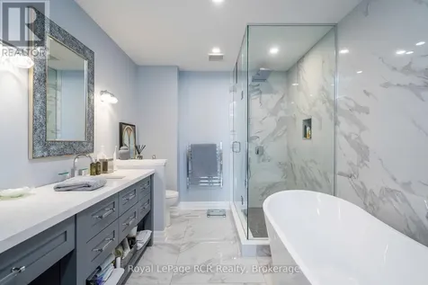 16 Wheelhouse Crescent Collingwood ON L9Y 0J9
