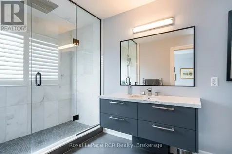 16 Wheelhouse Crescent Collingwood ON L9Y 0J9