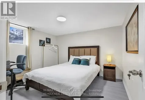 15 Chelsea Road Kitchener ON N2B 1H7