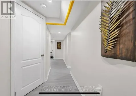 15 Chelsea Road Kitchener ON N2B 1H7
