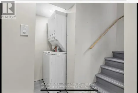 15 Chelsea Road Kitchener ON N2B 1H7