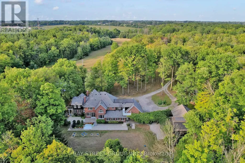 902 Shaver Road Hamilton ON L9G 3K9