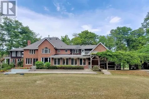902 Shaver Road Hamilton ON L9G 3K9