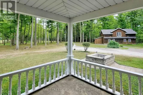 902 Shaver Road Hamilton ON L9G 3K9
