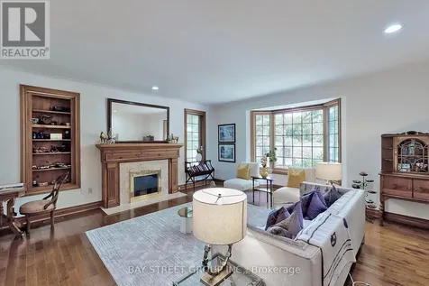 902 Shaver Road Hamilton ON L9G 3K9