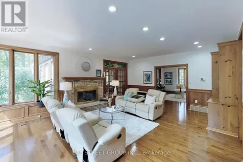 902 Shaver Road Hamilton ON L9G 3K9