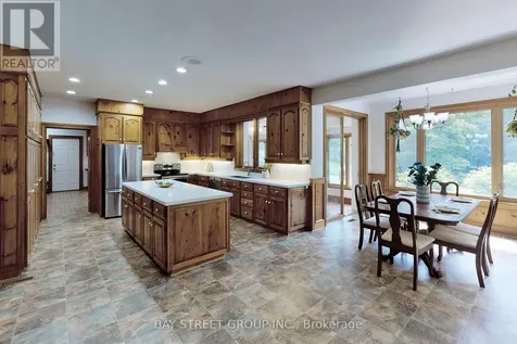 902 Shaver Road Hamilton ON L9G 3K9