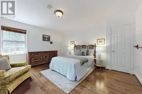 902 Shaver Road Hamilton ON L9G 3K9