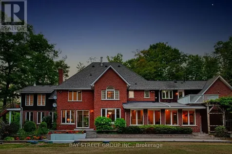 902 Shaver Road Hamilton ON L9G 3K9