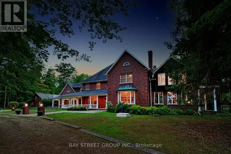 902 Shaver Road Hamilton ON L9G 3K9