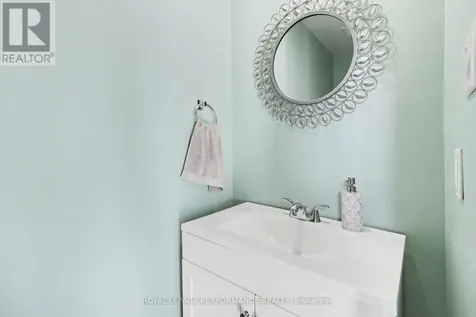 1441 Palmerston Drive Ottawa ON K1J 8N9