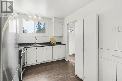 1441 Palmerston Drive Ottawa ON K1J 8N9