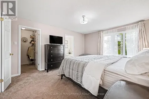 2052 Bergamot Circle Ottawa ON K4A 4R3
