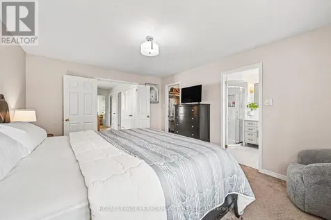 2052 Bergamot Circle Ottawa ON K4A 4R3