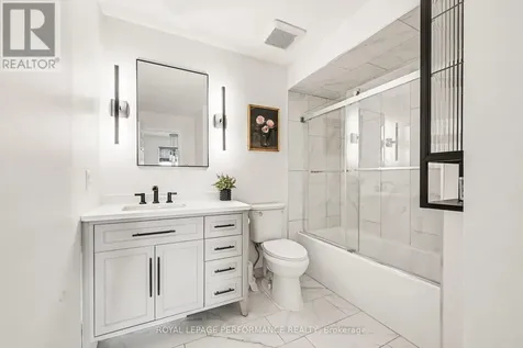 2052 Bergamot Circle Ottawa ON K4A 4R3