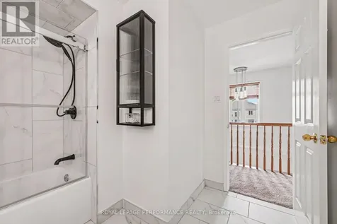 2052 Bergamot Circle Ottawa ON K4A 4R3