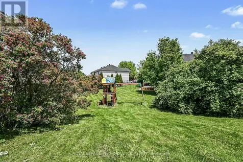 2052 Bergamot Circle Ottawa ON K4A 4R3
