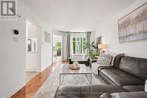 2052 Bergamot Circle Ottawa ON K4A 4R3