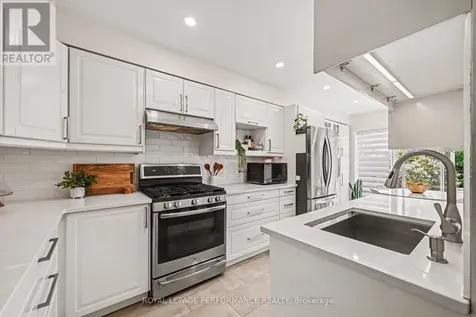 2052 Bergamot Circle Ottawa ON K4A 4R3